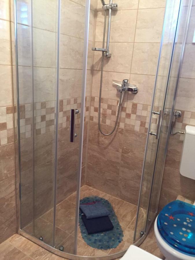 Apartmani Atila Damir Omiš Exteriör bild