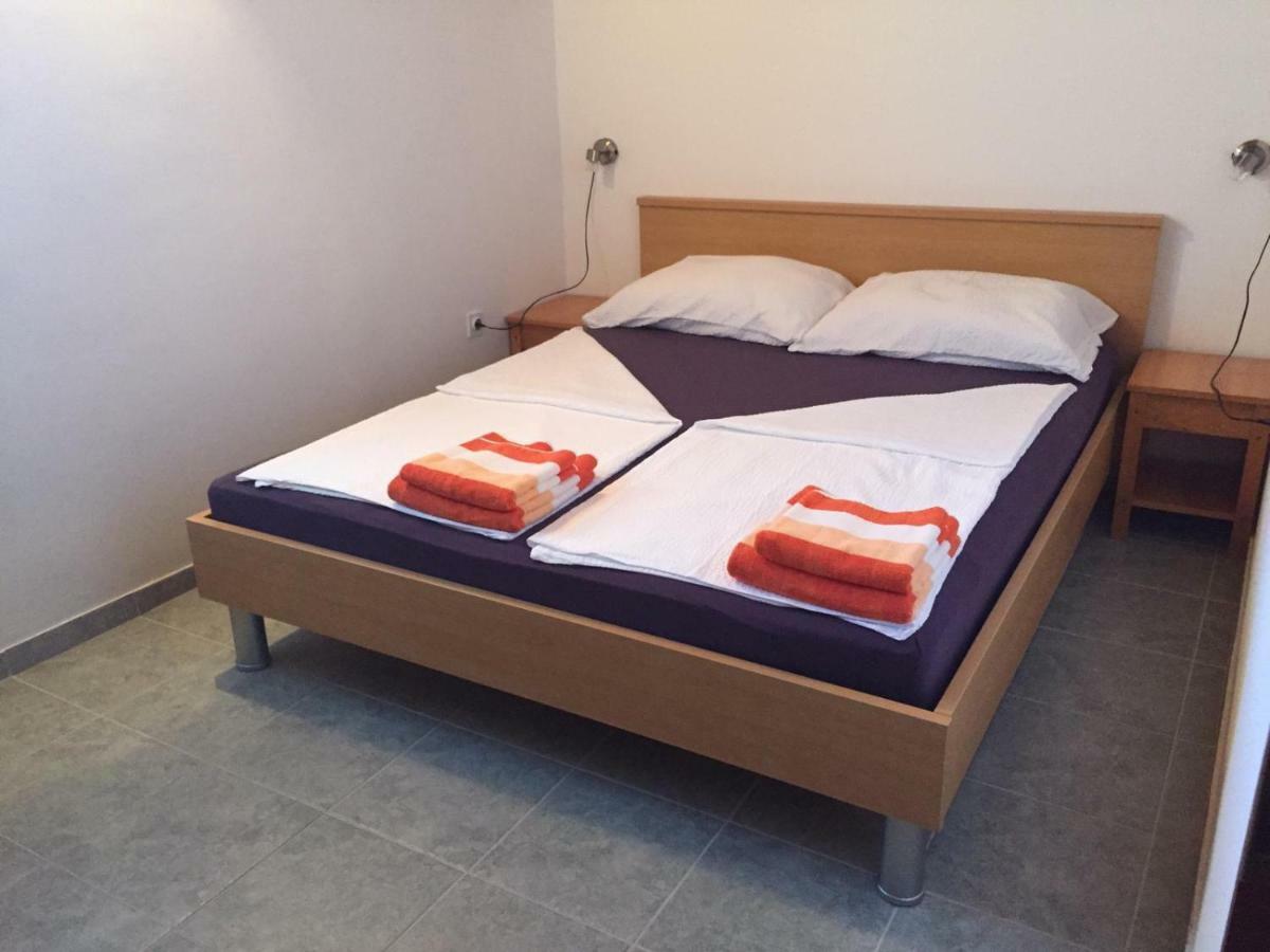 Apartmani Atila Damir Omiš Exteriör bild