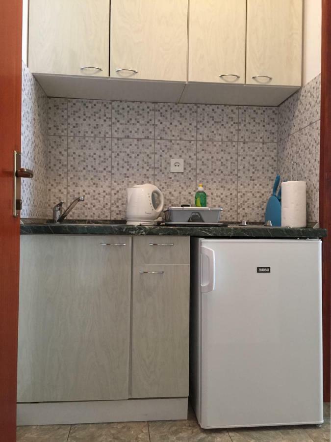Apartmani Atila Damir Omiš Exteriör bild