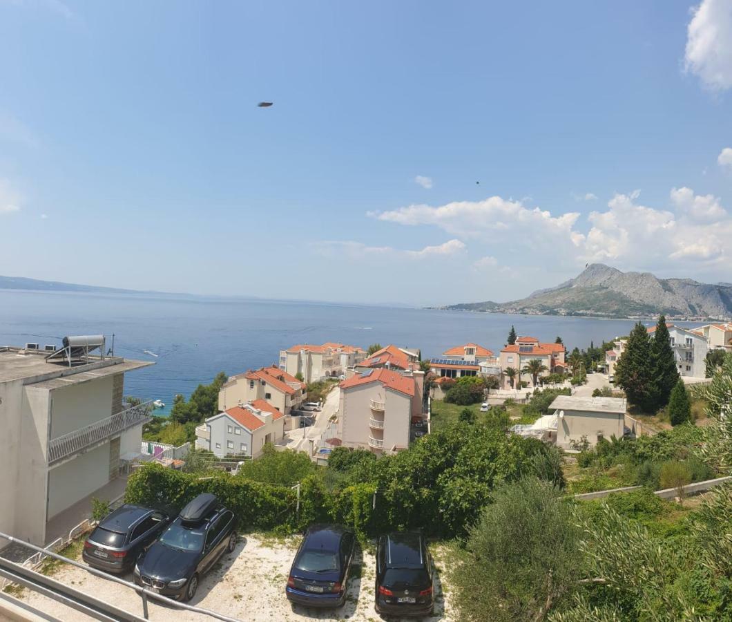 Apartmani Atila Damir Omiš Exteriör bild
