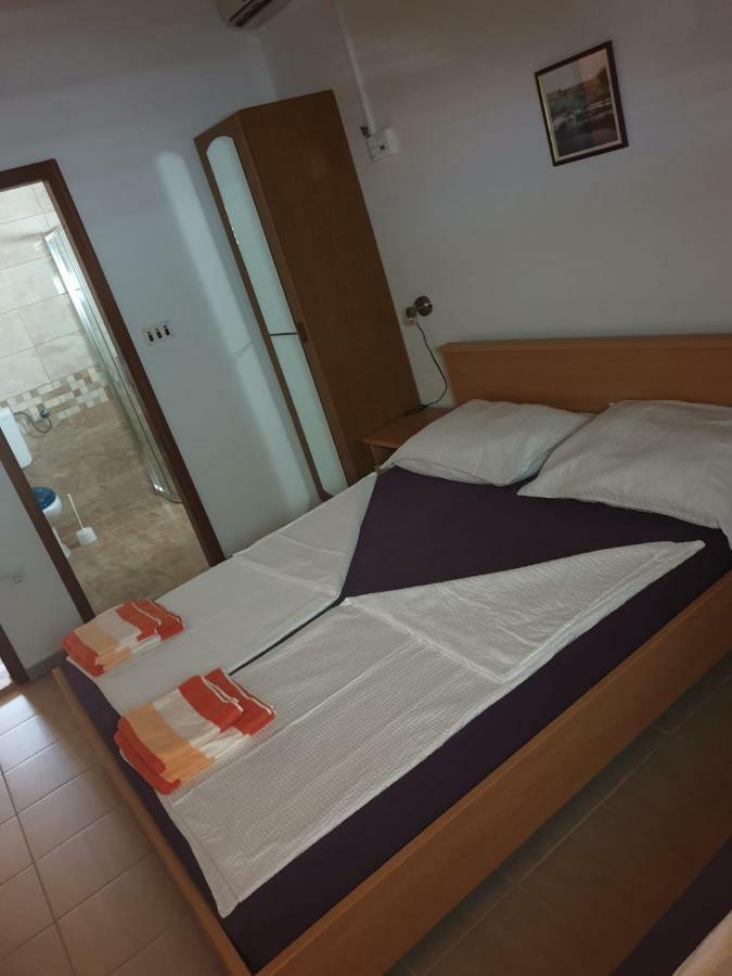 Apartmani Atila Damir Omiš Exteriör bild